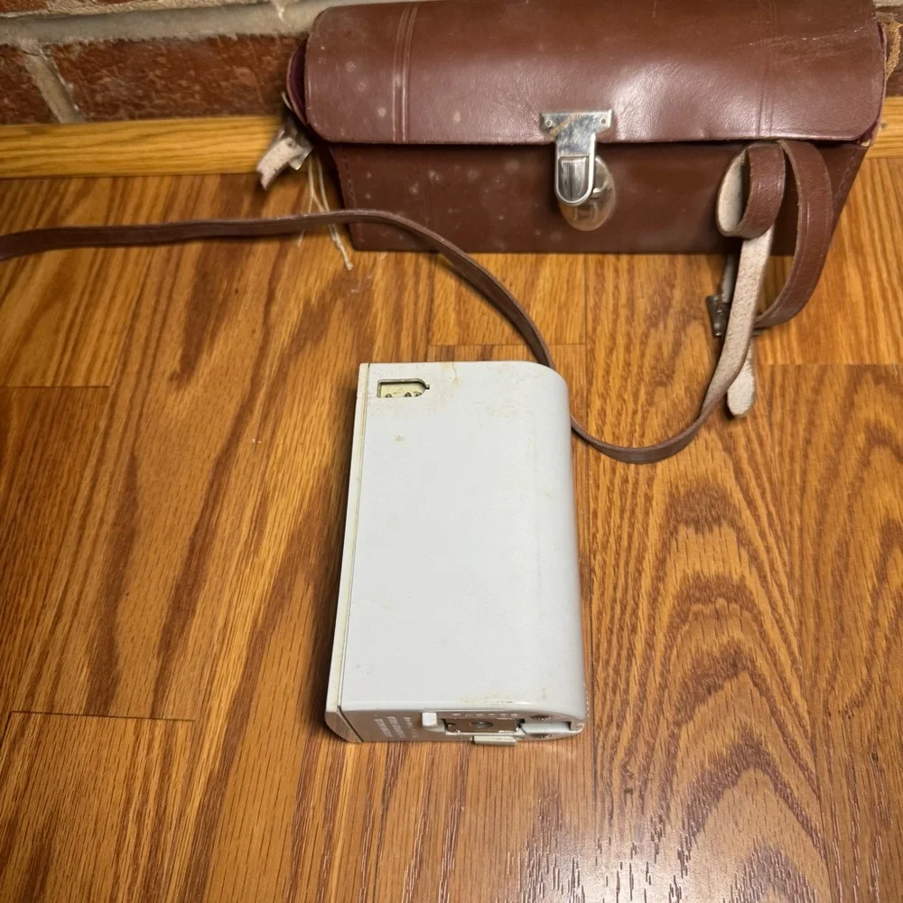 VTG Cornet SL Electronic Flash Unit with Case Untested Parts Only Photo Prop